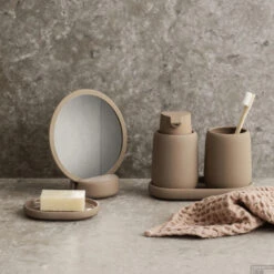 Cosmeticaspiegel Blomus Sono Tan 6 Cosmeticaspiegel Blomus Sono Tan -Thuis Badkamer blomus cosmeticaspiegel sono tan sfeer1