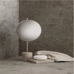 Wandspiegel Blomus Lamura Mourning Dove 9 Wandspiegel Blomus Lamura Mourning Dove -Thuis Badkamer blomus marmeren wandspiegel lamura mourning dove sfeer3