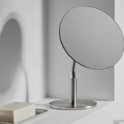 Cosmeticaspiegel Blomus Vista Gepolijst -Thuis Badkamer cosmeticaspiegel blomus vista gepolijst sfeer1