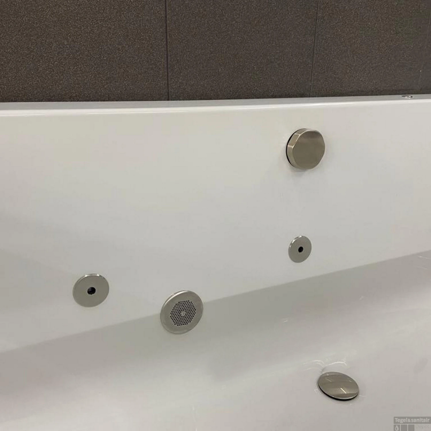 Whirlpool Boss & Wessing Urby Jetline 170x75 Cm Enkel Systeem Geborsteld RVS 3 Whirlpool Boss & Wessing Urby Jetline 170x75 Cm Enkel Systeem Geborsteld RVS - Afbeelding 3